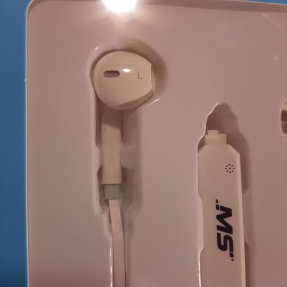 MobileSpec White Bluetooth Compatible Wireless Hi-Fi Earbuds Headphones MBS11302 - Picture 6 of 8